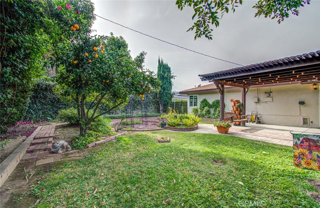 2954 Gladstone Street