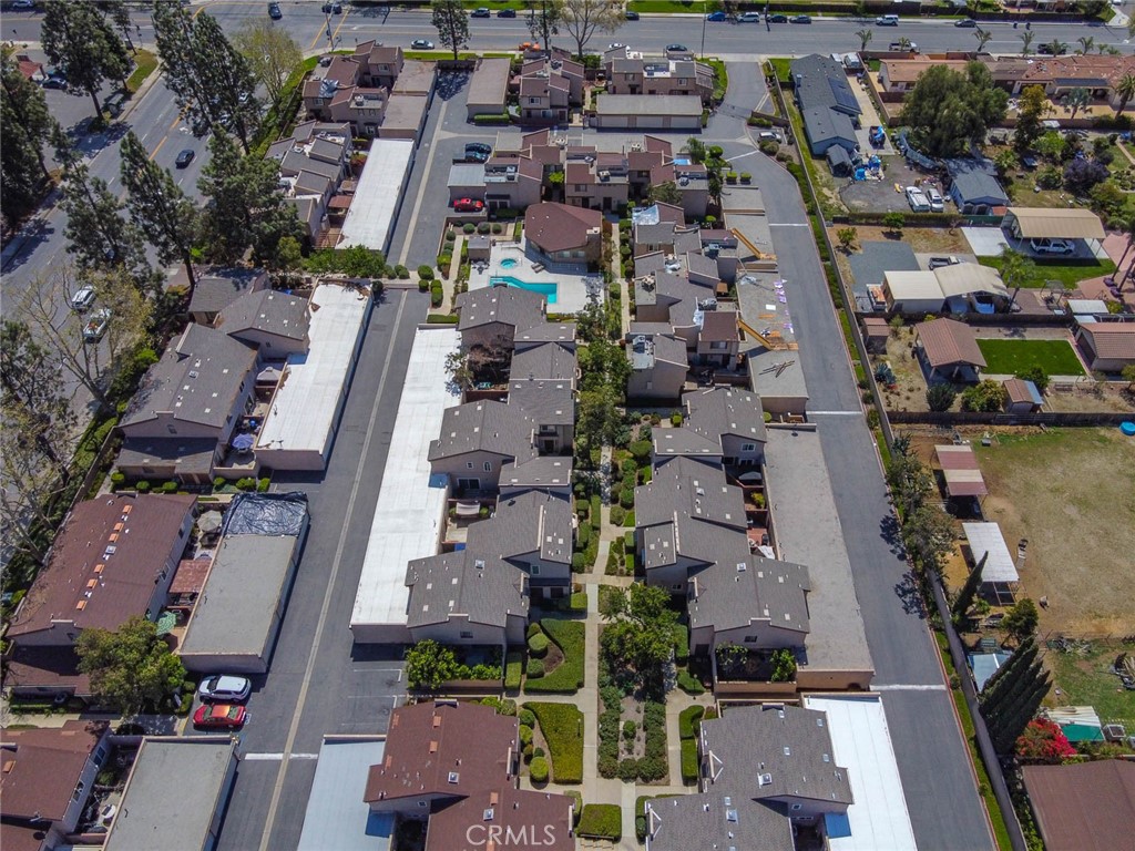 1706 S Mountain Avenue E