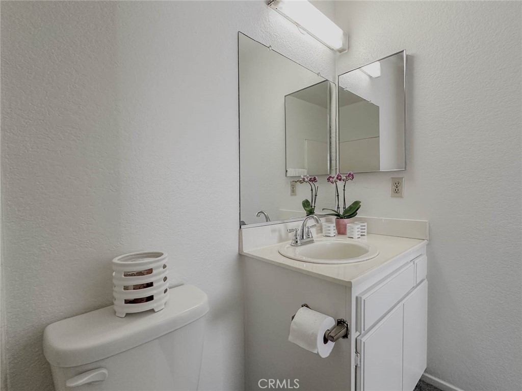 1706 S Mountain Avenue E