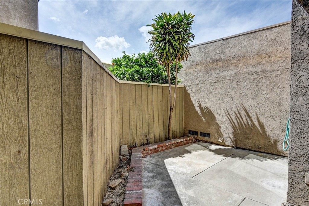 1706 S Mountain Avenue E