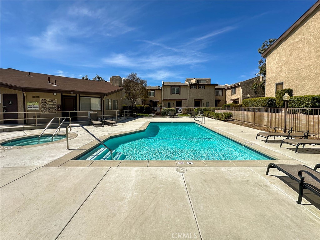 1706 S Mountain Avenue E