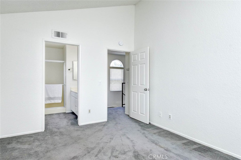 1706 S Mountain Avenue E