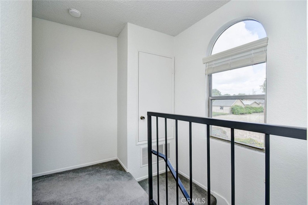 1706 S Mountain Avenue E