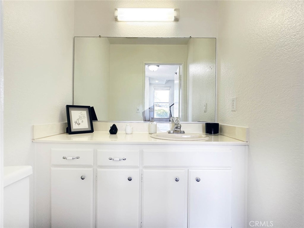 1706 S Mountain Avenue E