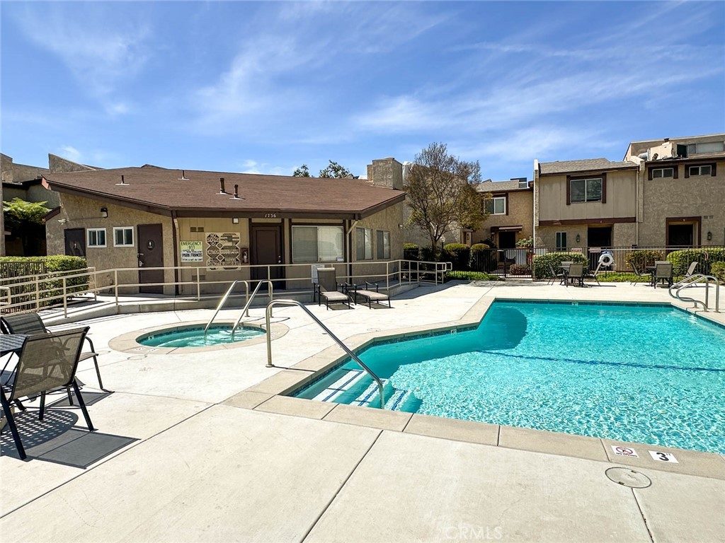 1706 S Mountain Avenue E