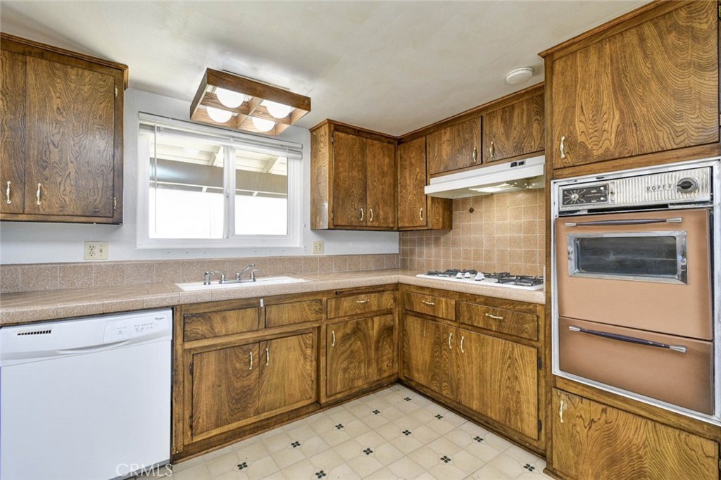 13030 Larrera Street