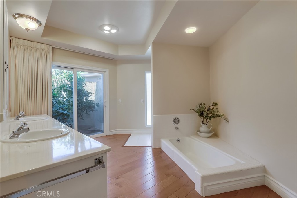 264 W Sonora