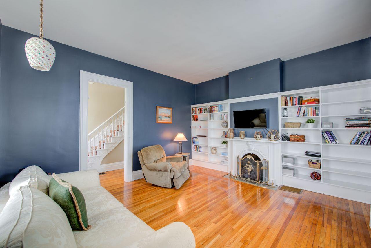 905 Greenville Avenue