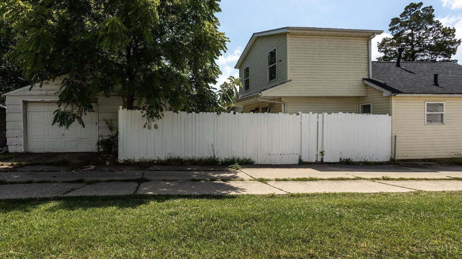 836 Willow Avenue