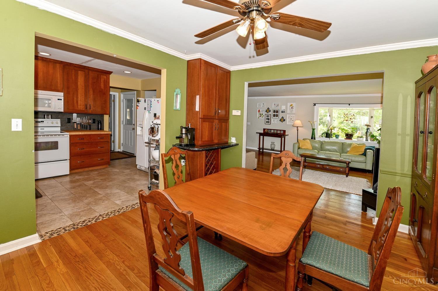 6322 Dawes Lane