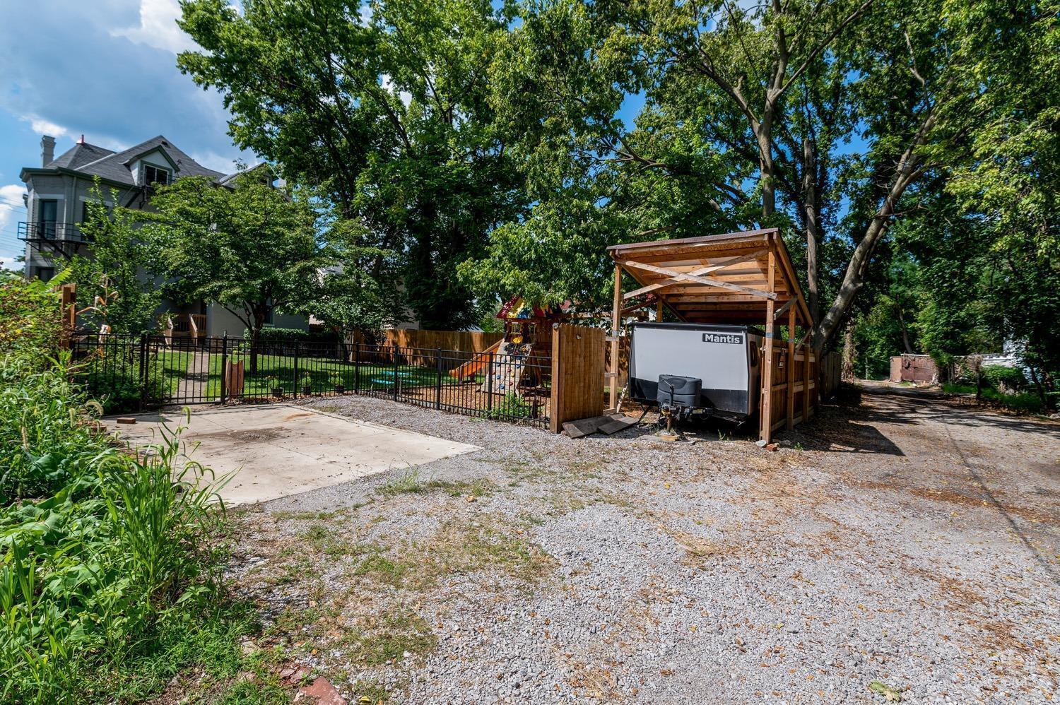 2522 May Street