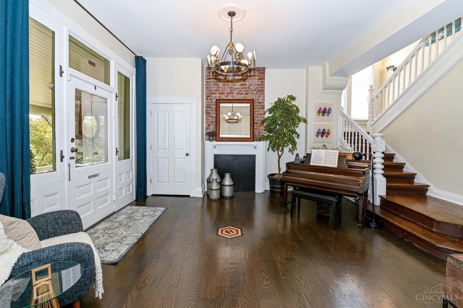 2522 May Street