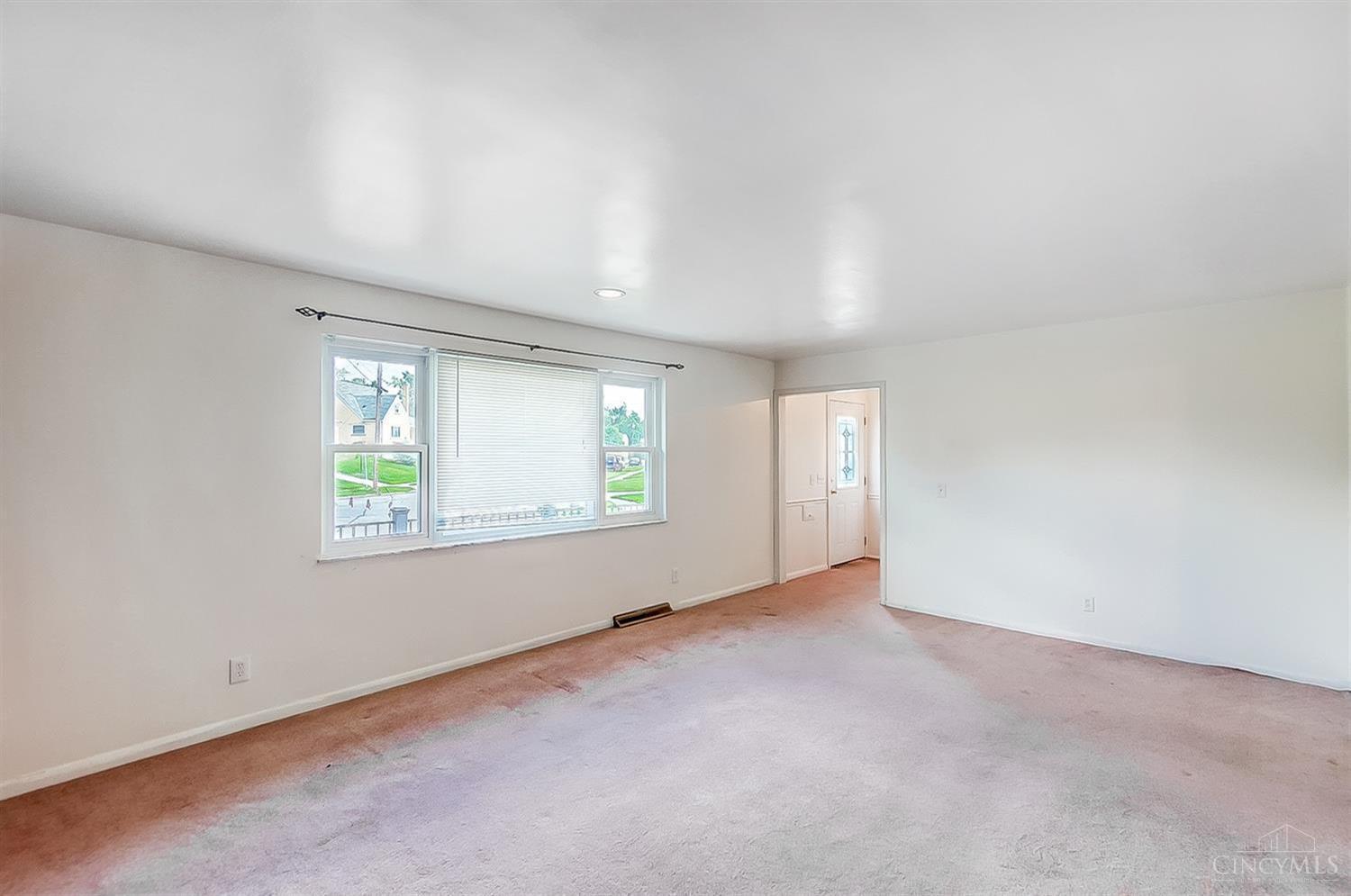 6043 Musketeer Drive