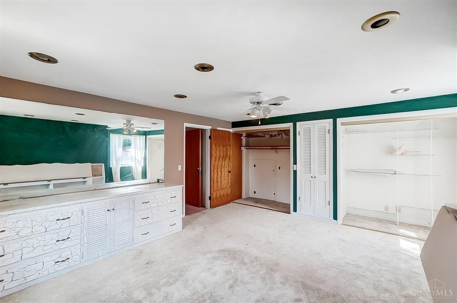 6043 Musketeer Drive