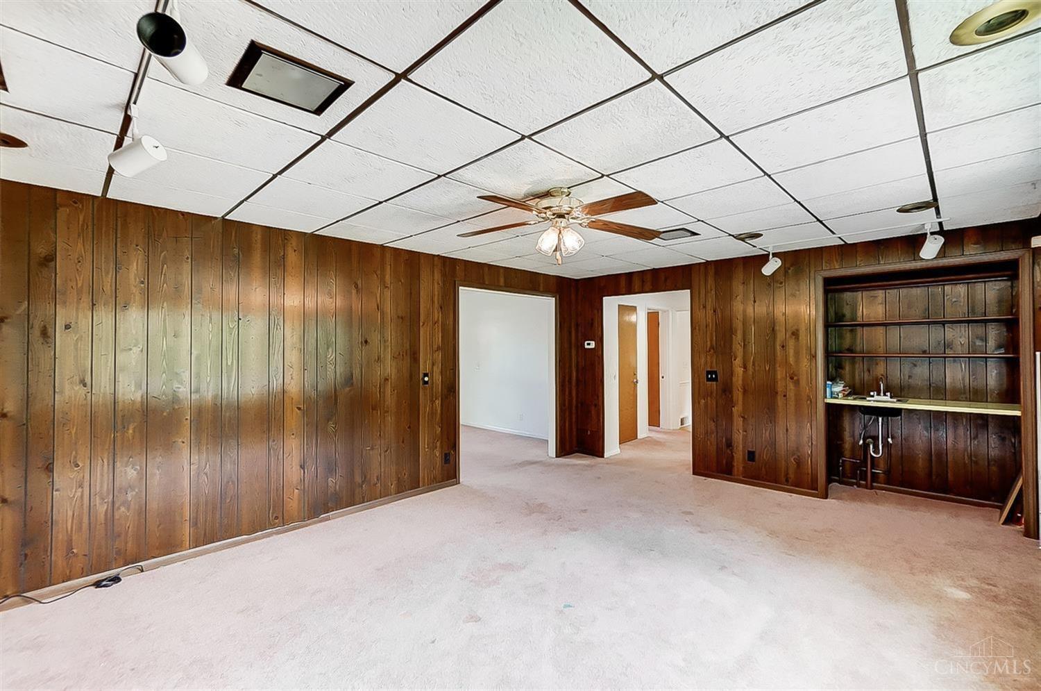 6043 Musketeer Drive