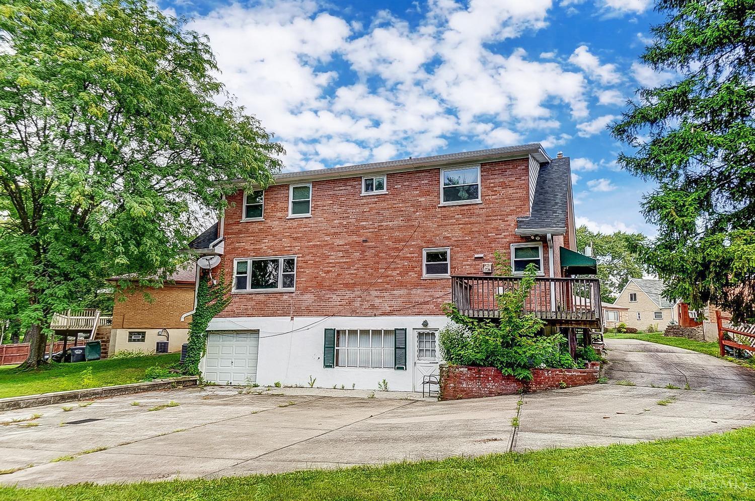 6043 Musketeer Drive