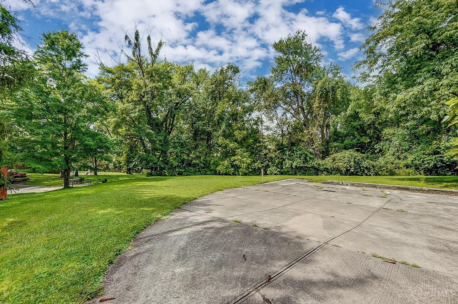 6043 Musketeer Drive