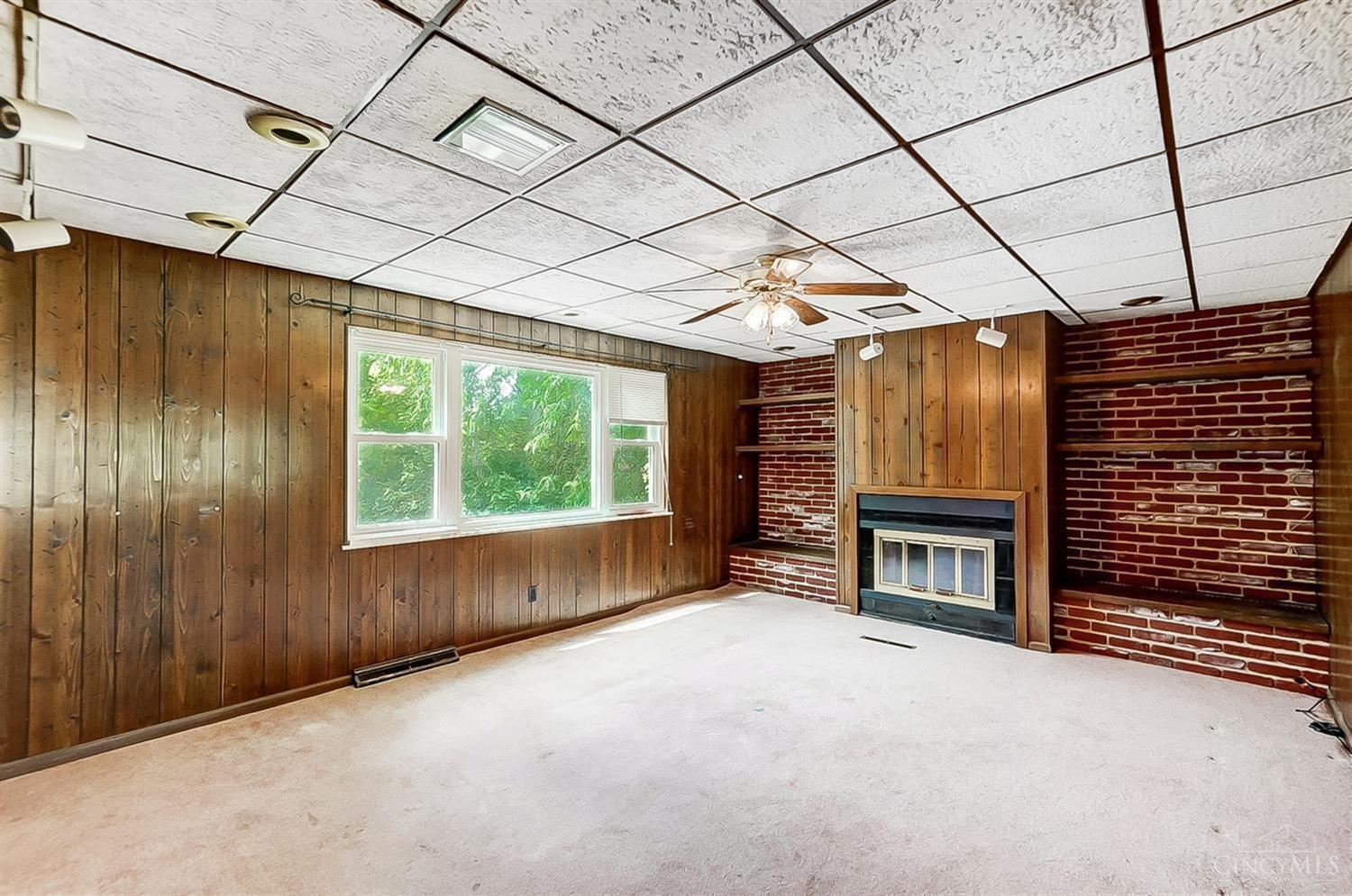 6043 Musketeer Drive