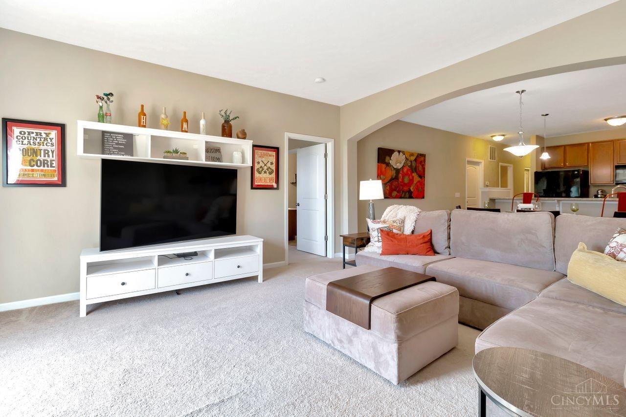 7286 Villa Lane