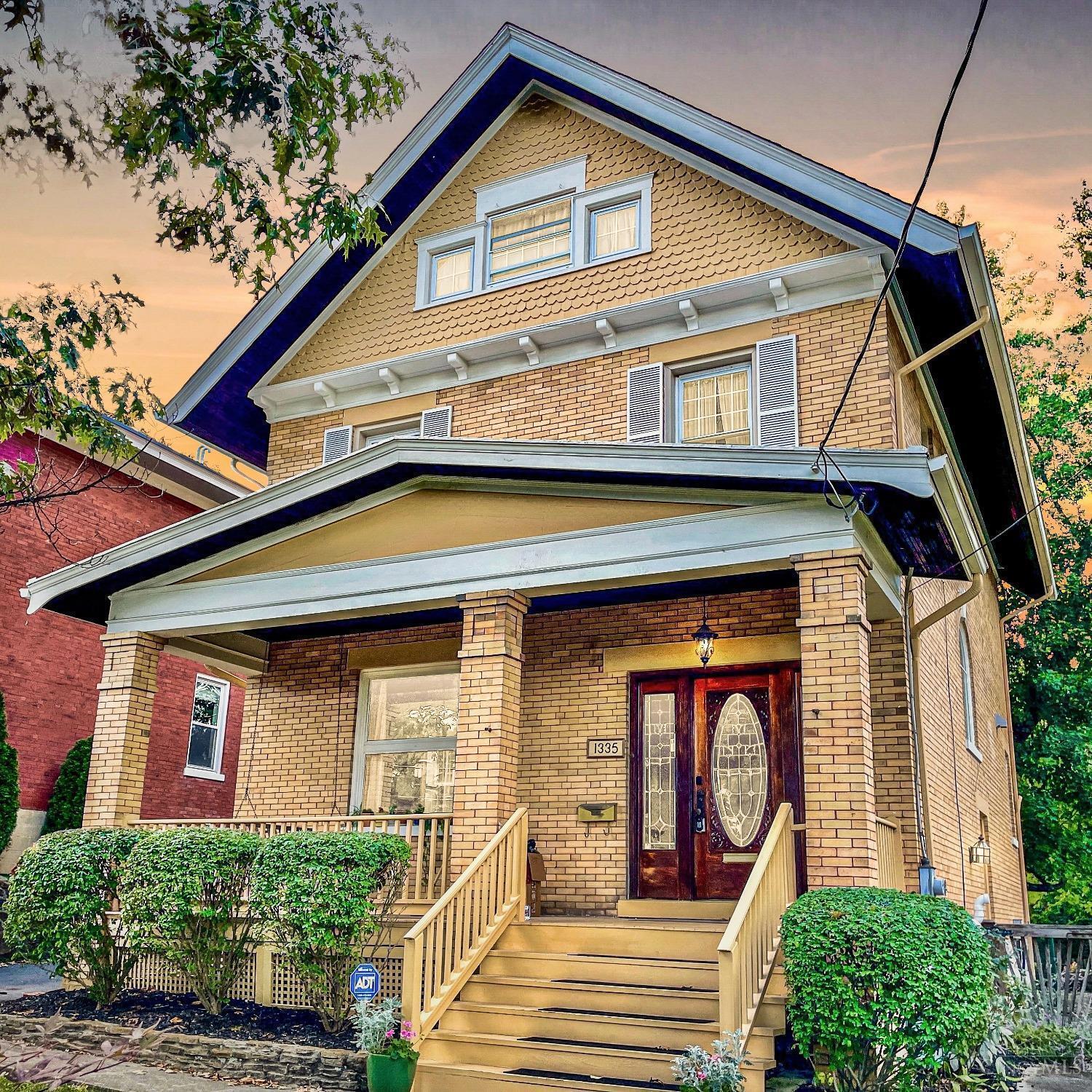1335 Michigan Avenue