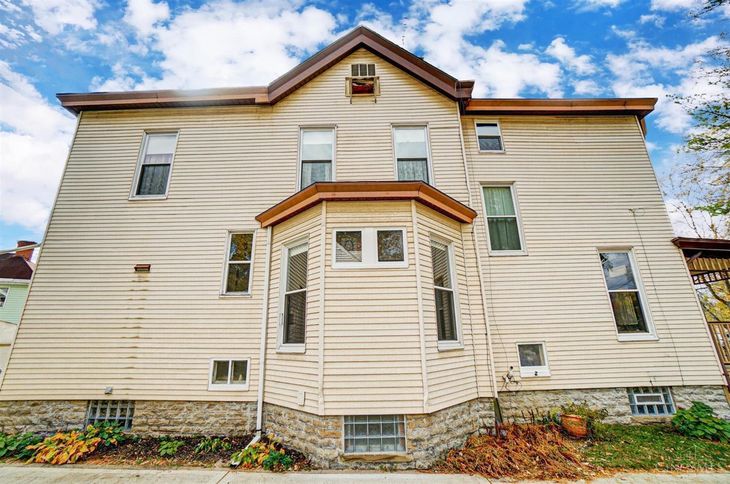 8128 Woodbine Avenue