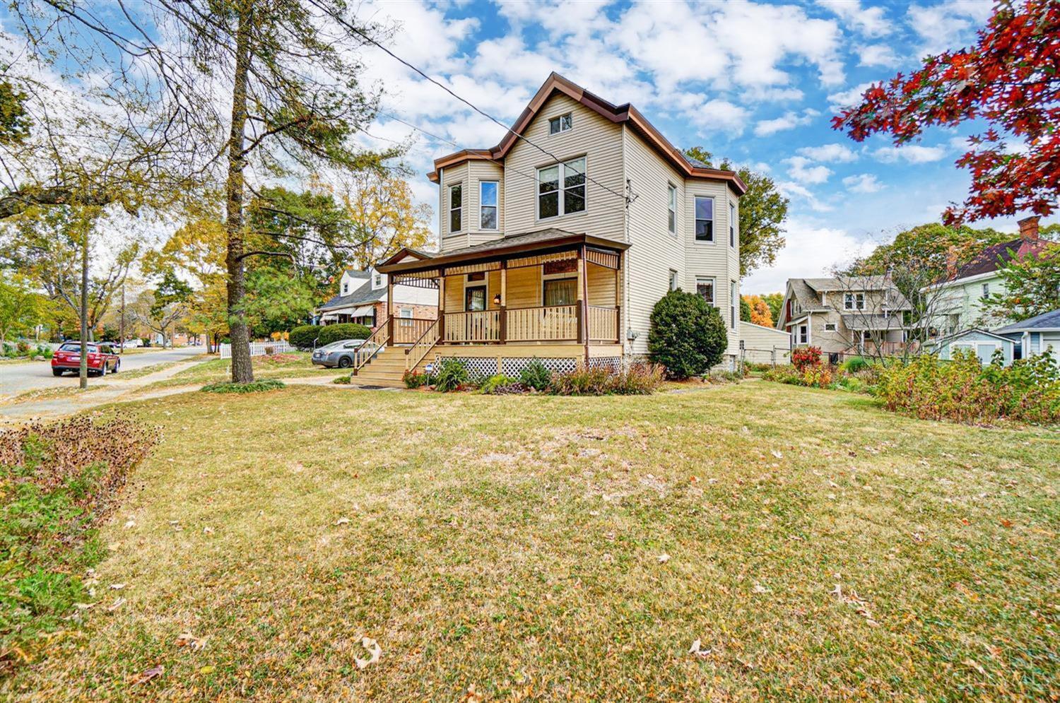 8128 Woodbine Avenue