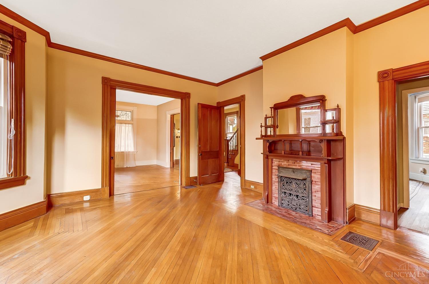 8128 Woodbine Avenue