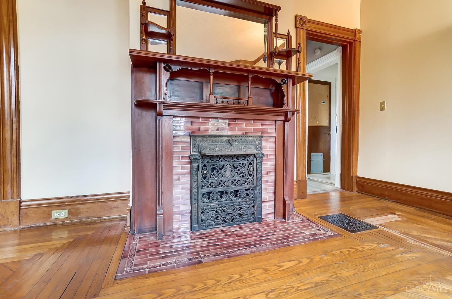 8128 Woodbine Avenue