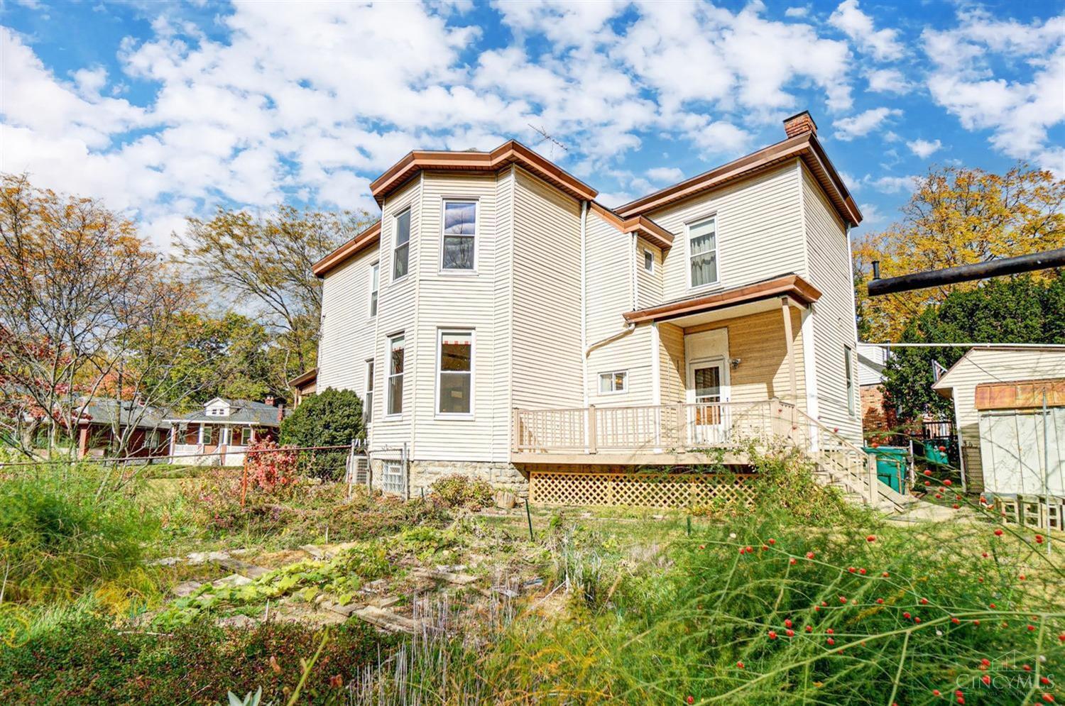 8128 Woodbine Avenue