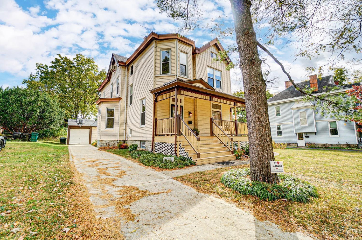 8128 Woodbine Avenue
