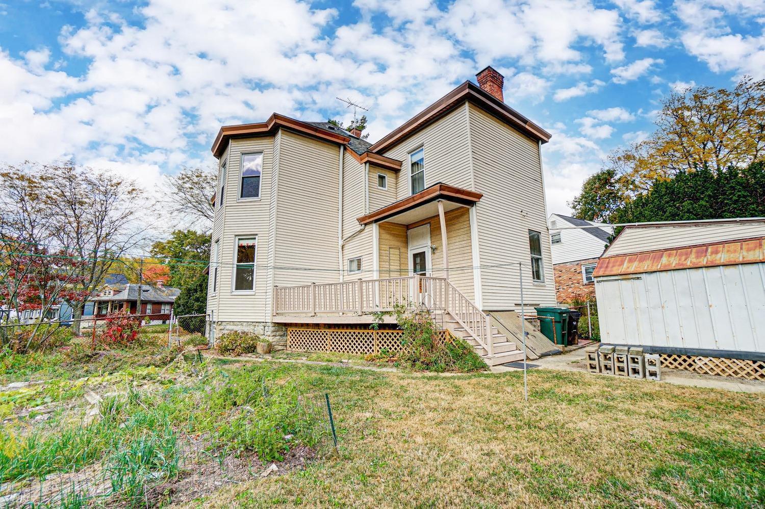 8128 Woodbine Avenue