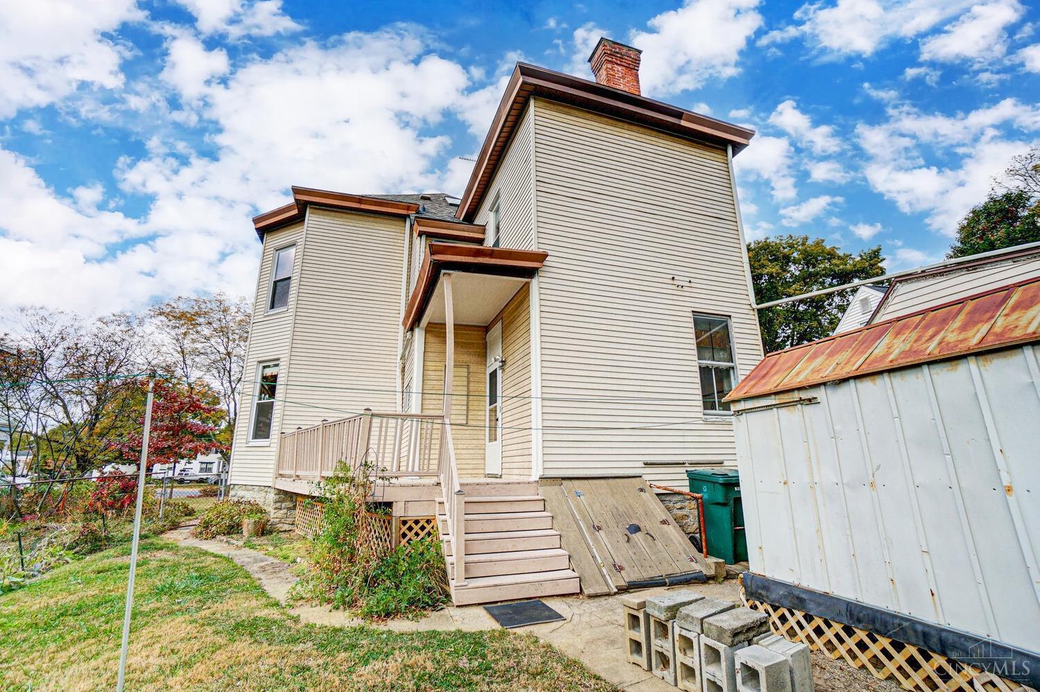 8128 Woodbine Avenue