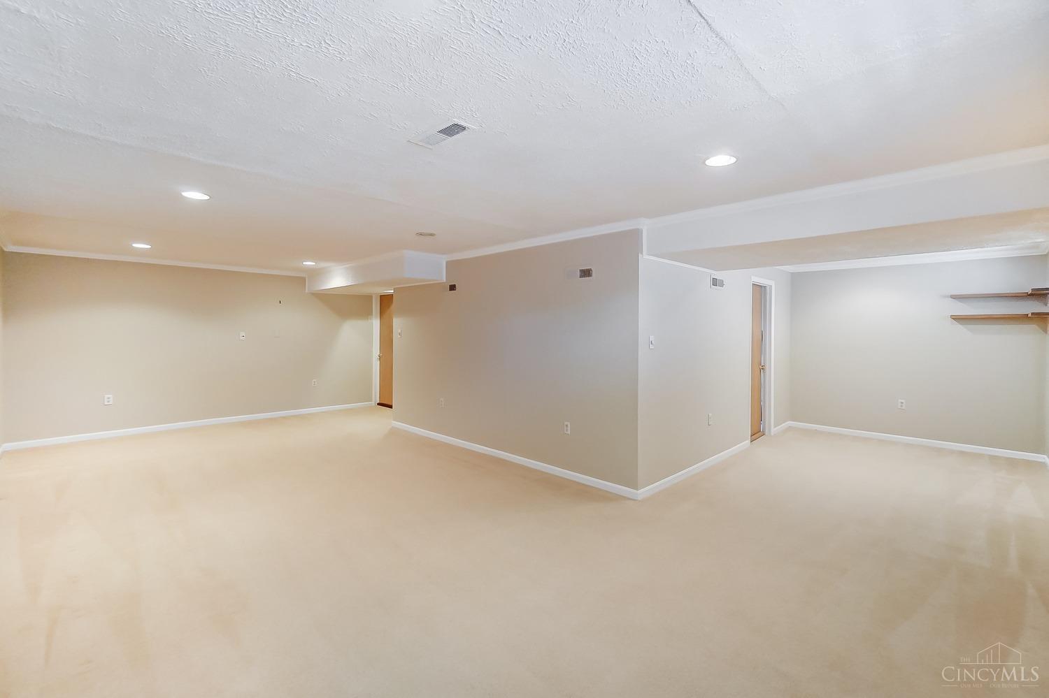 16 Robin Way