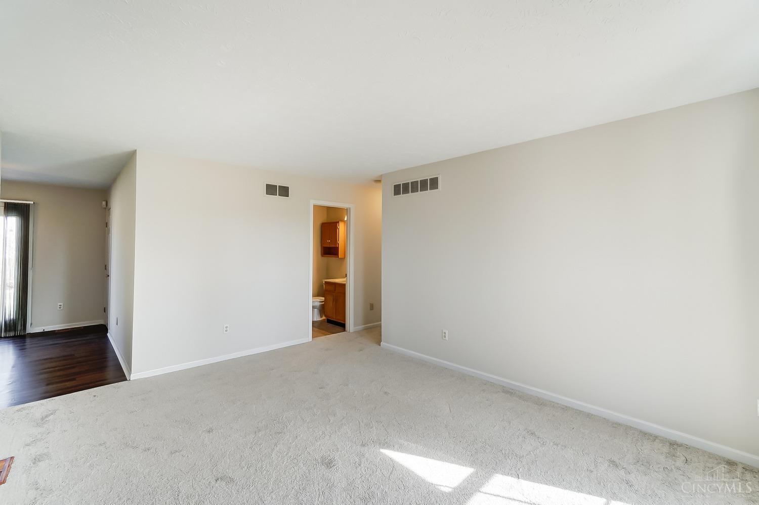 16 Robin Way