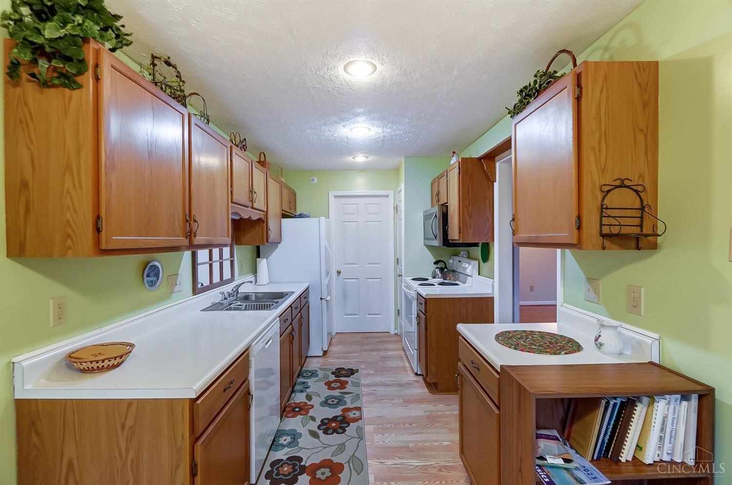 4320 Regency Ridge Court 204