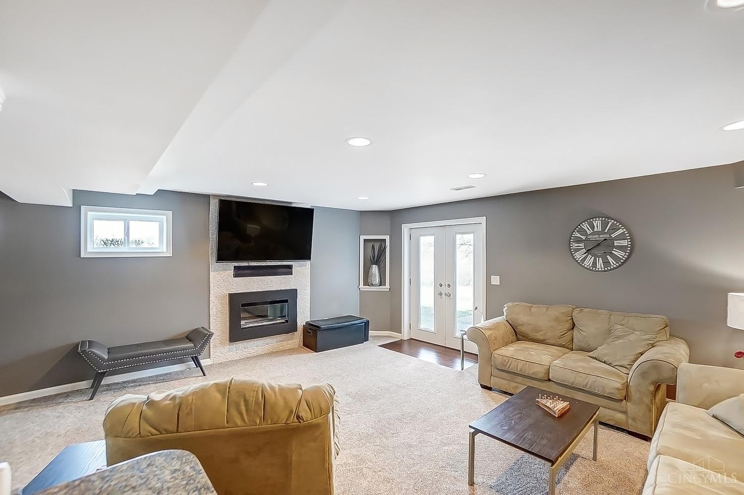 524 Laurelwood Drive