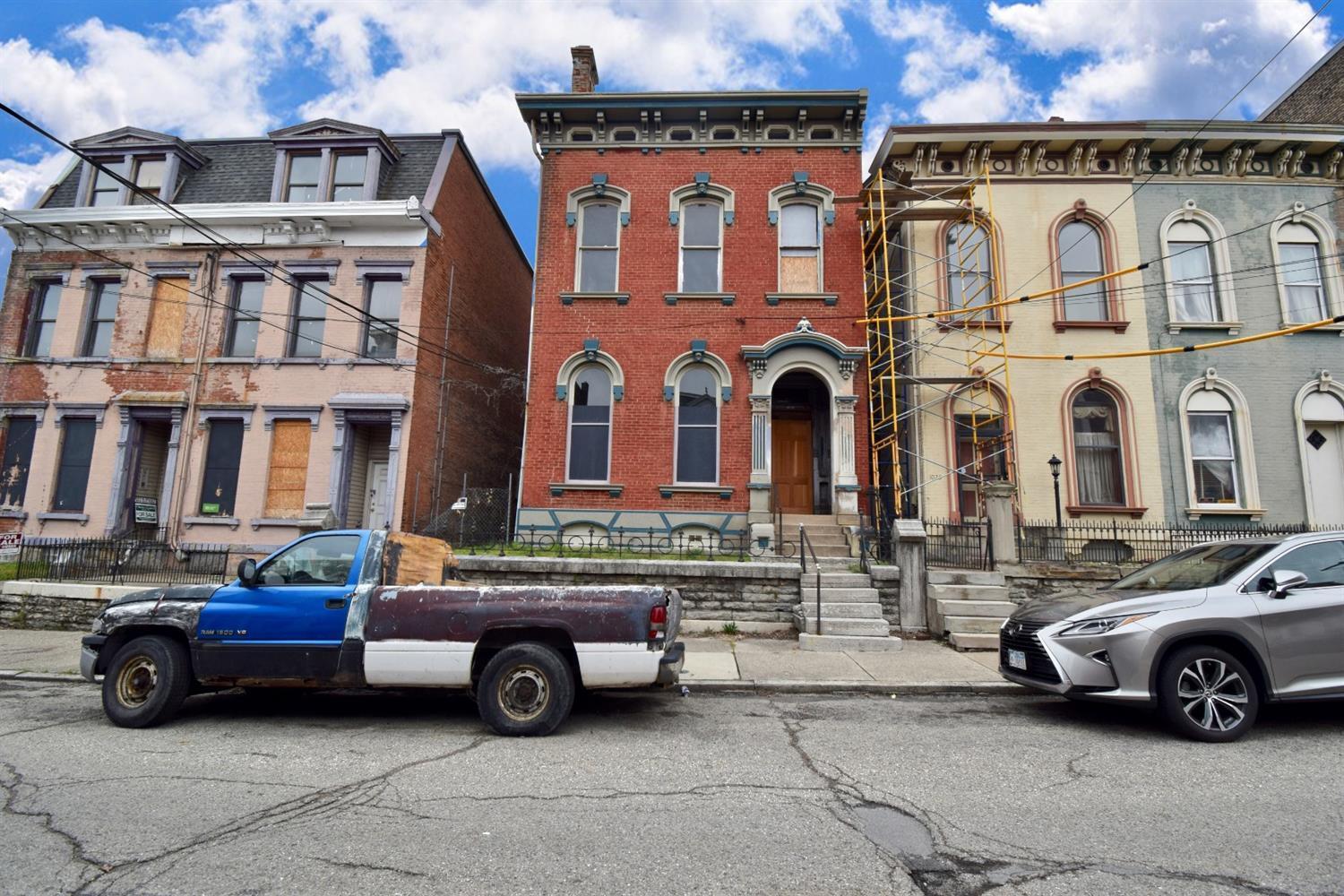 1030 Dayton Street