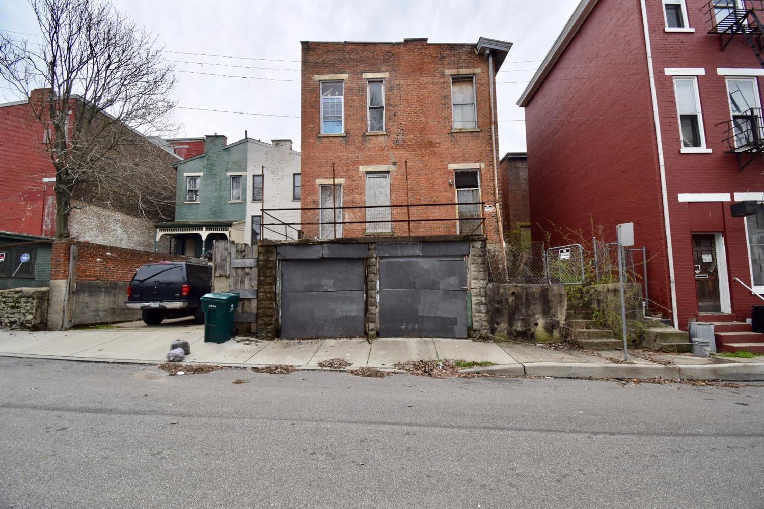 1030 Dayton Street