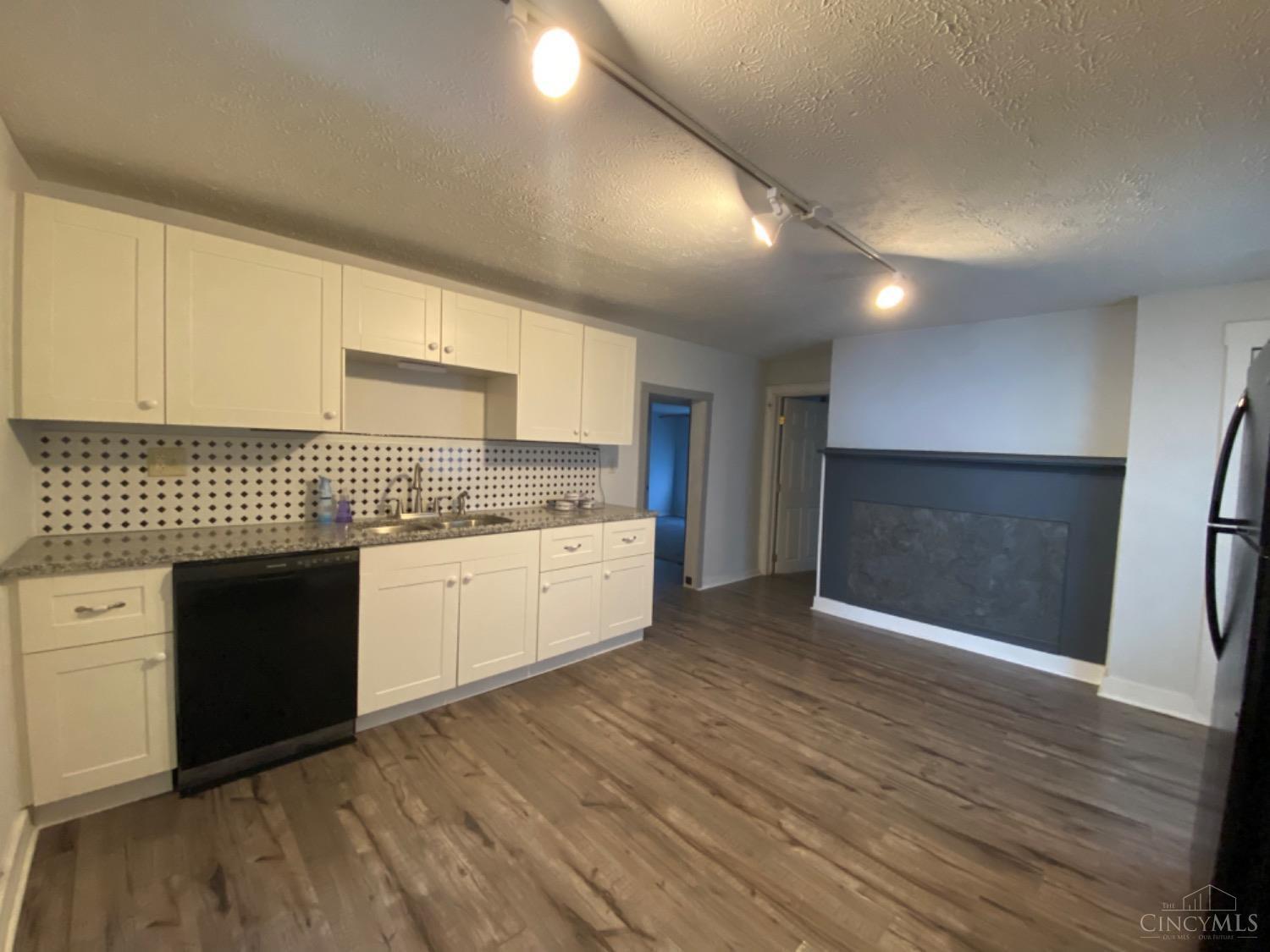 320 Pleasant Street