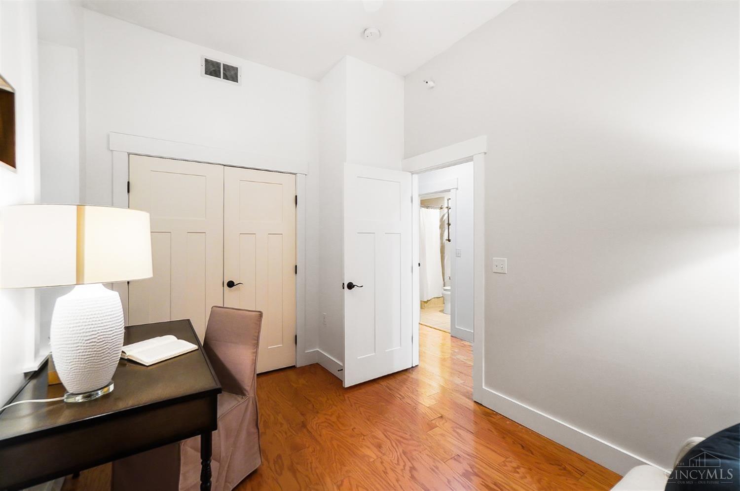 1421 Race Street 3