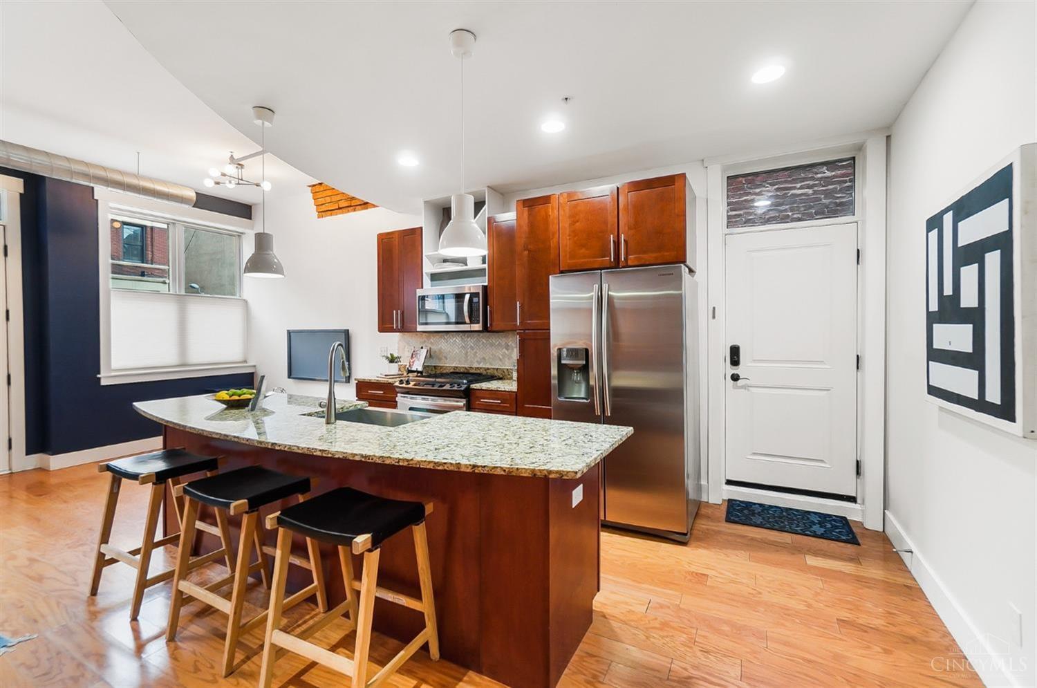 1421 Race Street 3