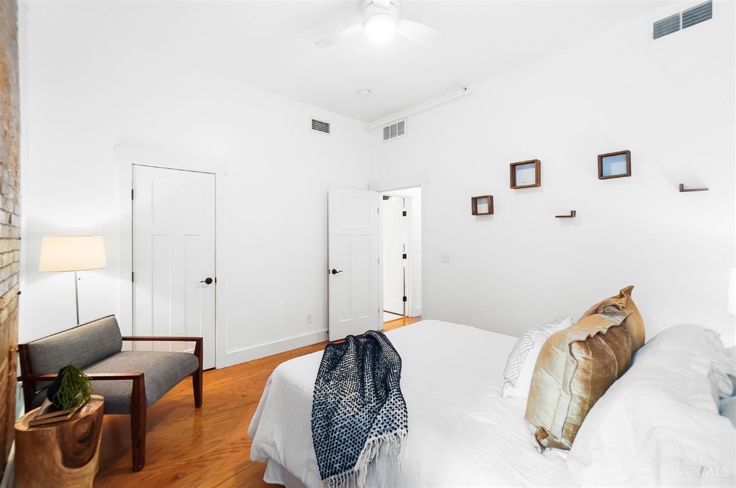 1421 Race Street 3