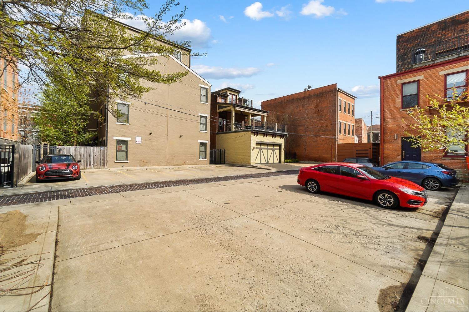 1421 Race Street 3