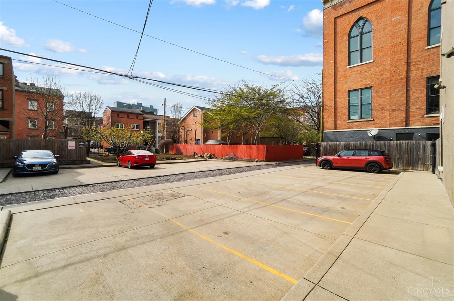 1421 Race Street 3