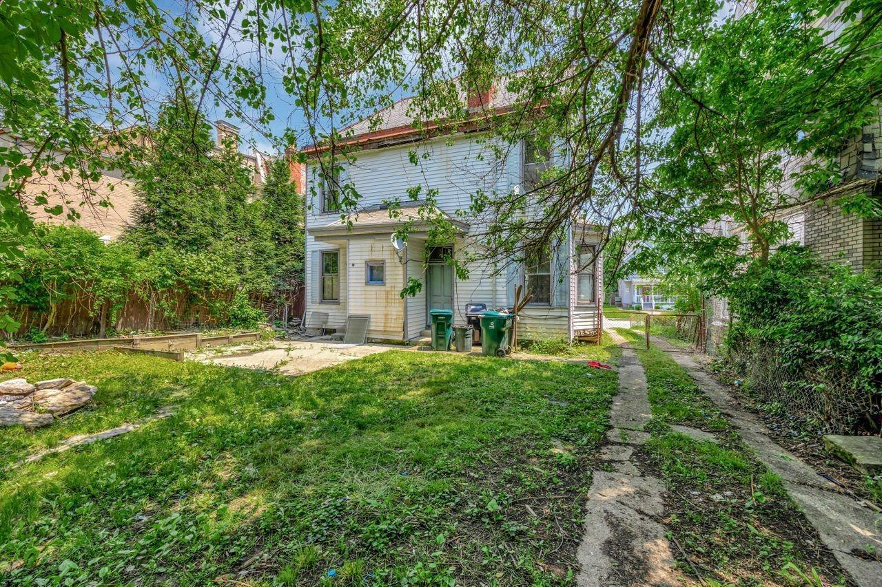 727 Hawthorne Avenue