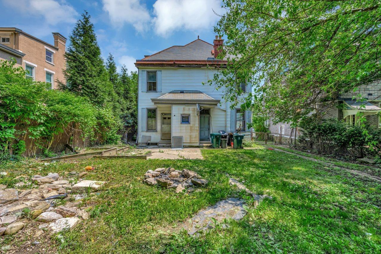 727 Hawthorne Avenue