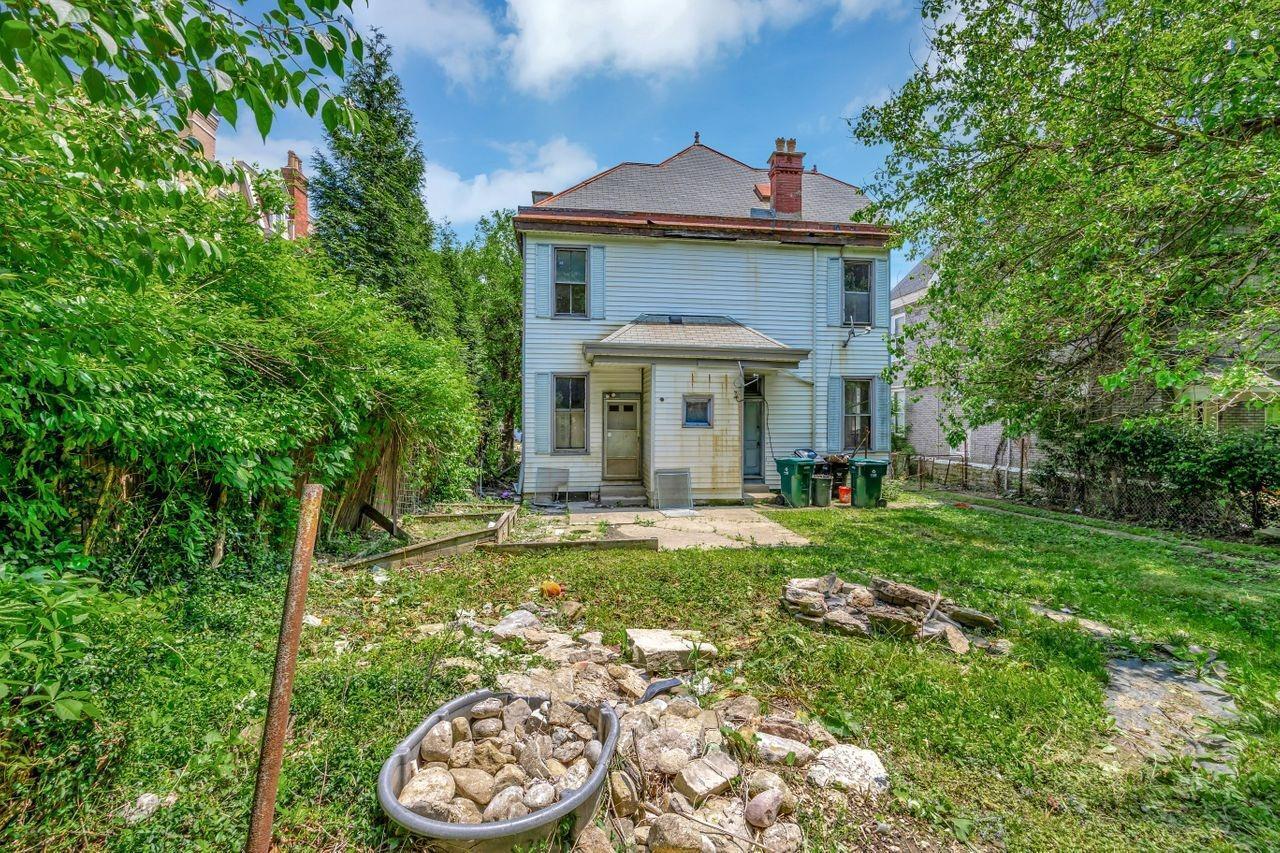 727 Hawthorne Avenue