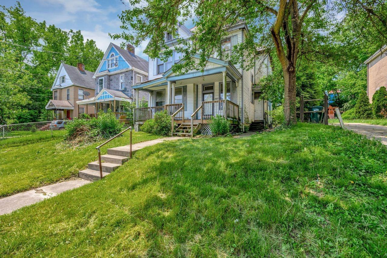727 Hawthorne Avenue