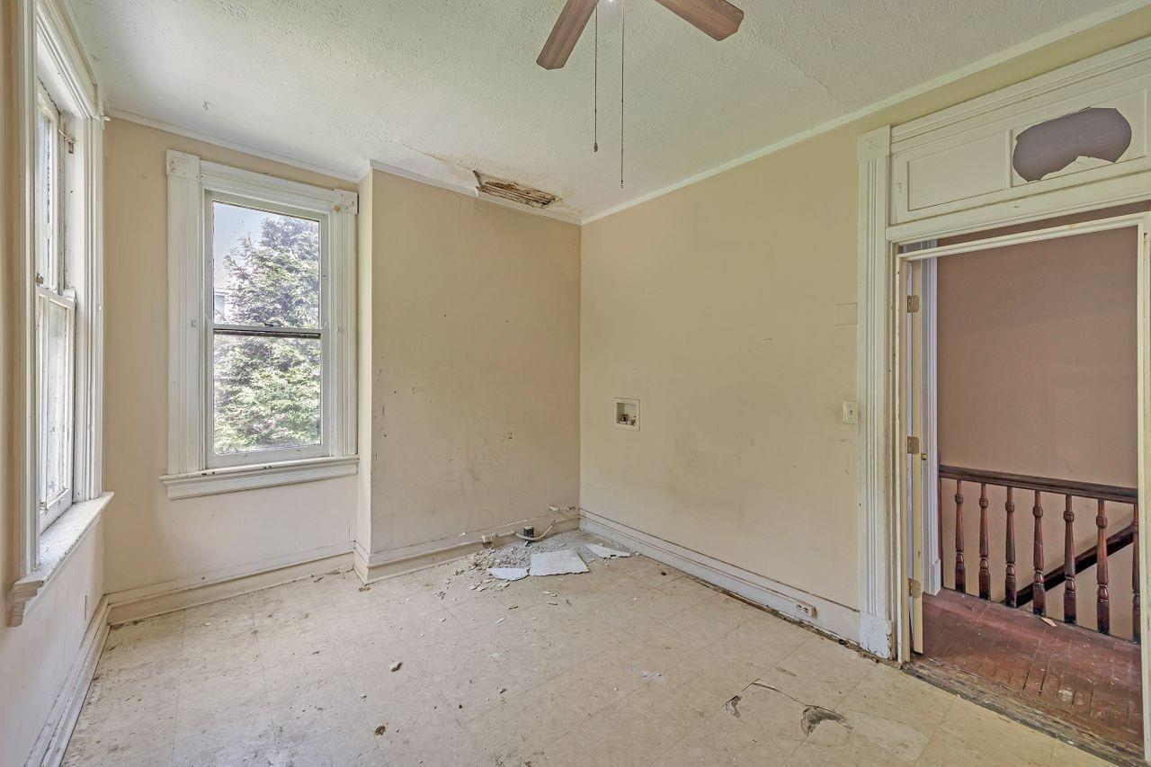 727 Hawthorne Avenue