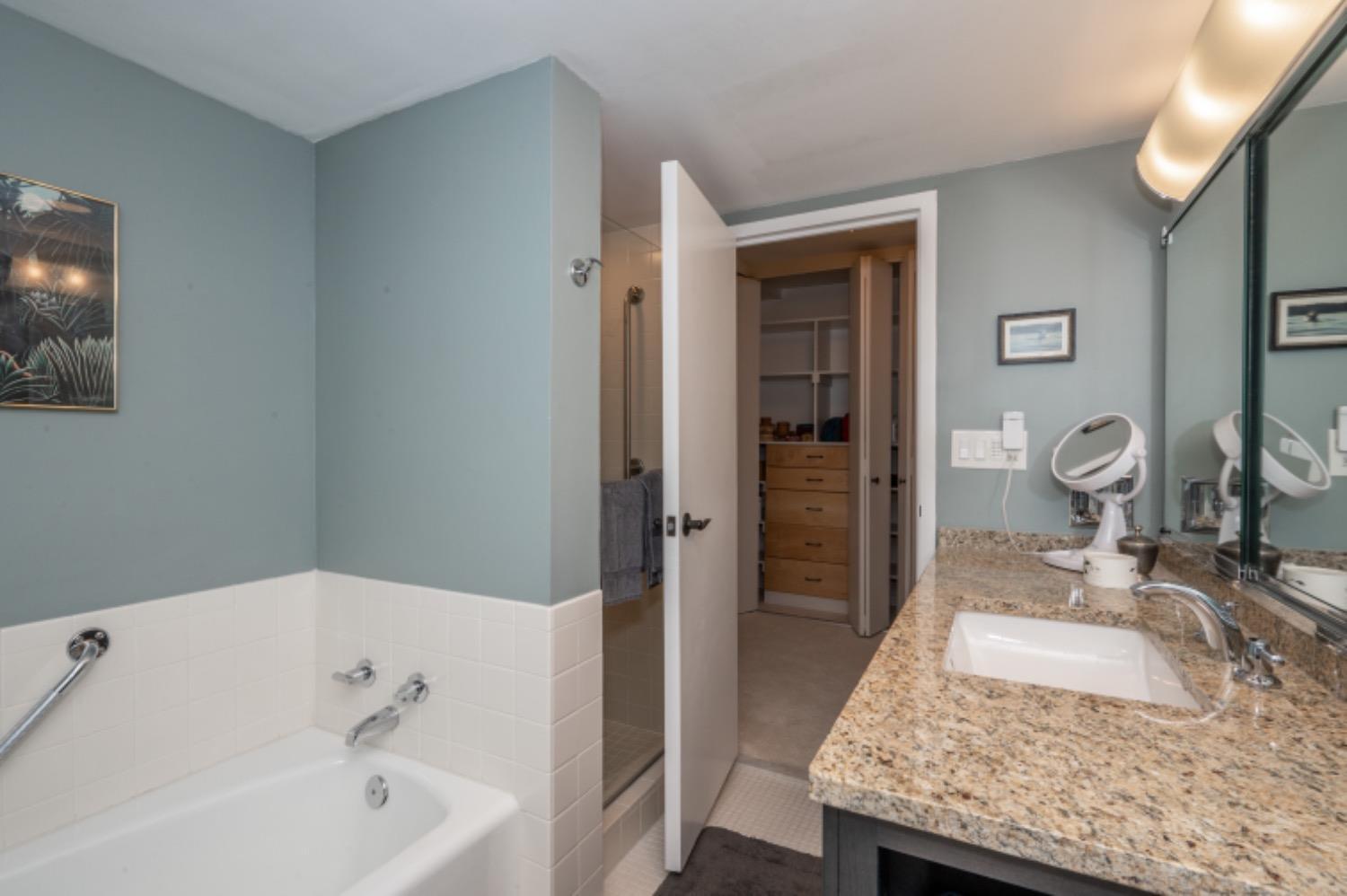 2444 Madison Road 512